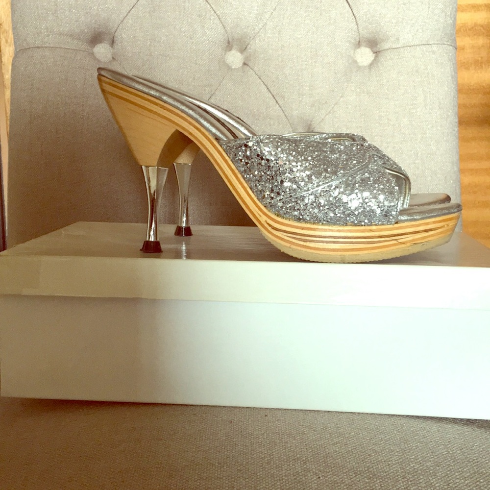 Betsey Johnston open toed heel